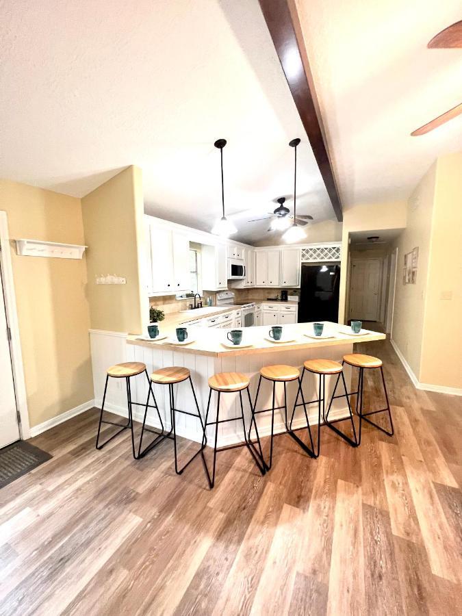 2 Bdrm Treehouse Hideout- Lake Conroe With Boat Ramp Montgomery Exteriör bild